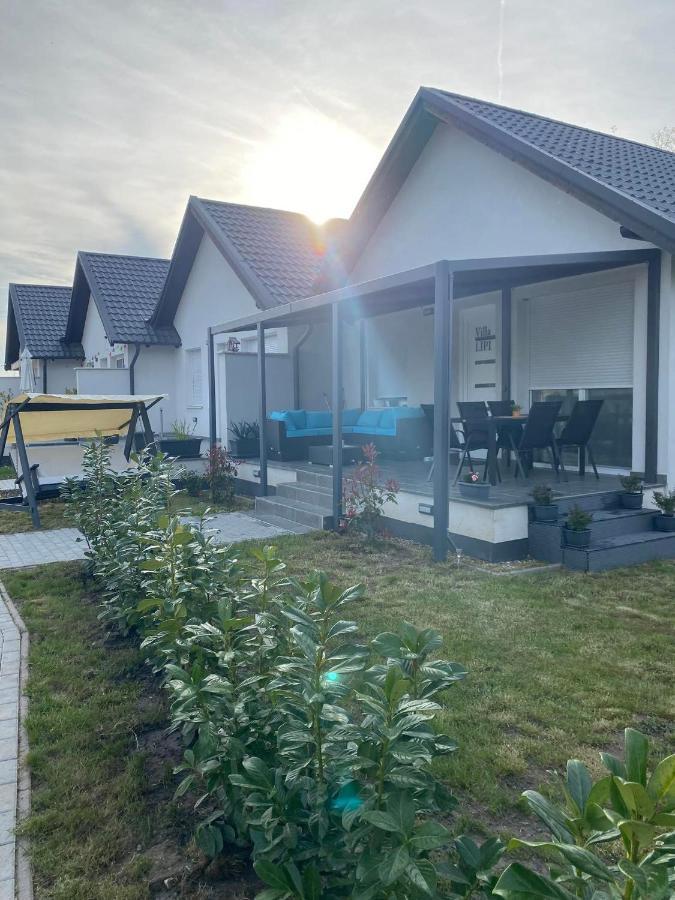 Villa Lipi - Home Away From Home Balatonszárszó Eksteriør billede